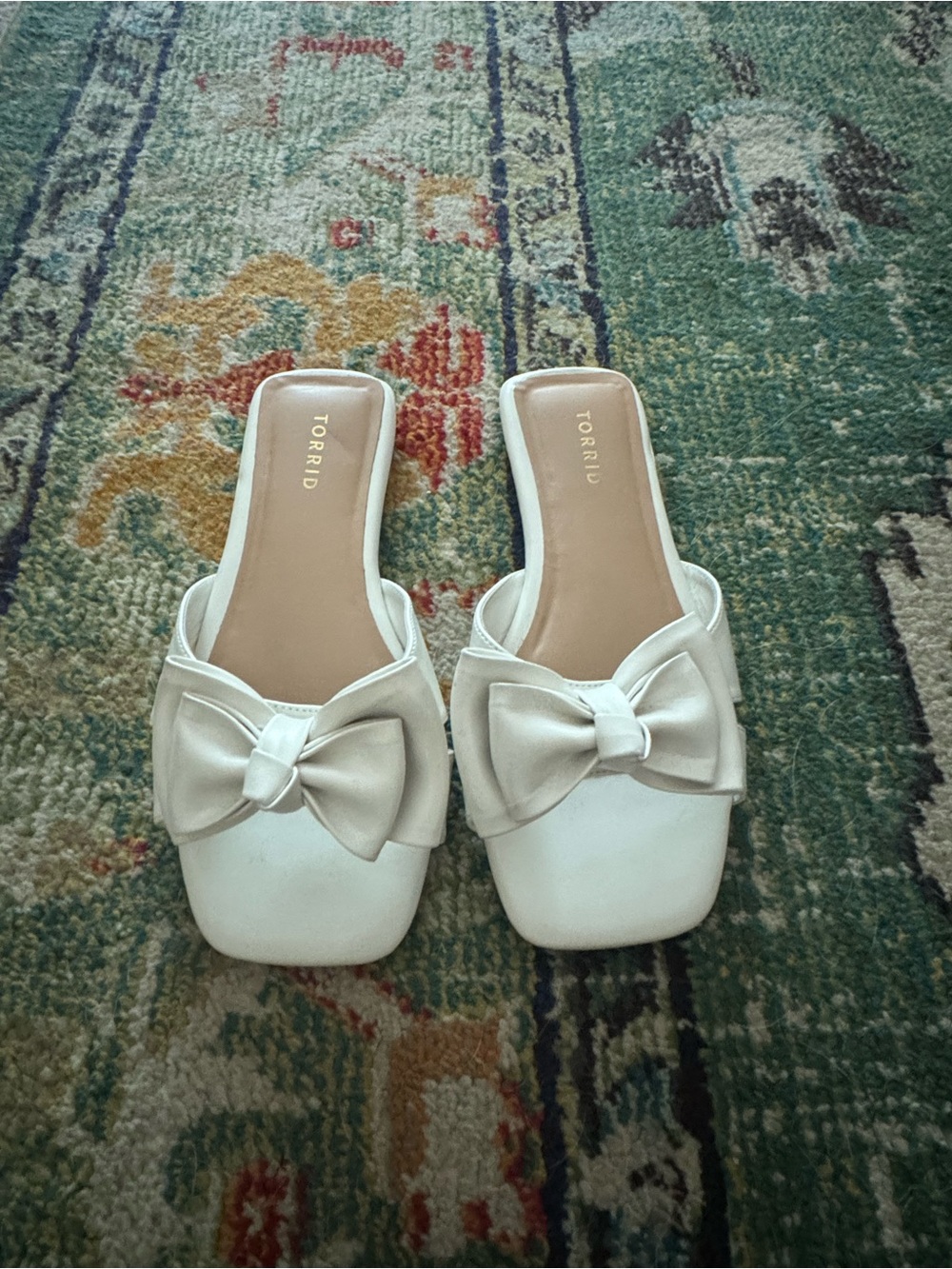 torrid Cream Bow Slide Sandals